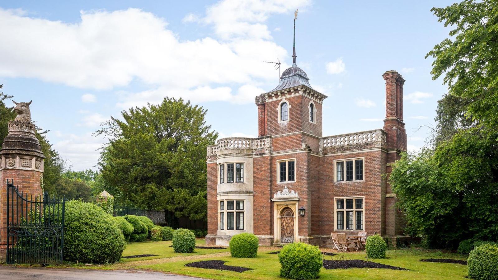 Cambridge Lodge, Audley End House and Gardens